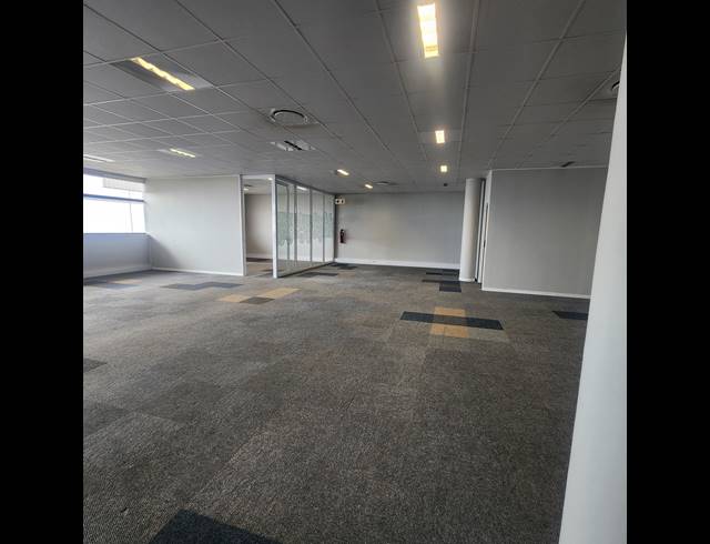 370M² OFFICE TO LET IN UMHLANGA RIDGE
